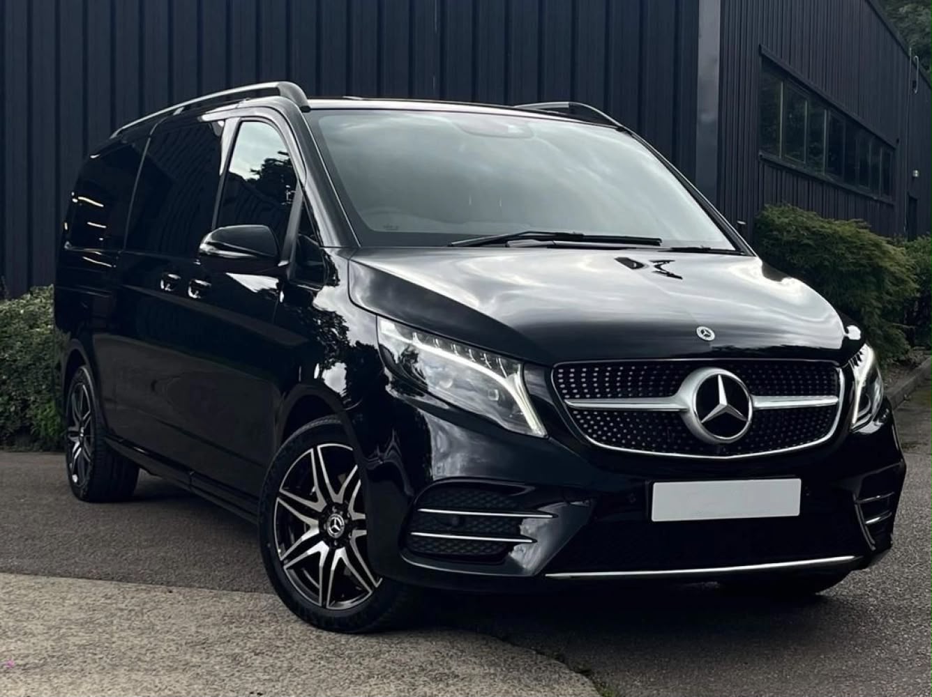 Luxury Mercedes-Benz V300 interior